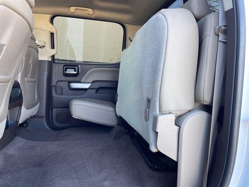 2015 Chevrolet Silverado 2500 LTZ - Photo 17 - Indianapolis, IN 46234