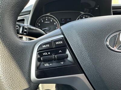 2017 Hyundai ELANTRA SE   - Photo 18 - Indianapolis, IN 46234