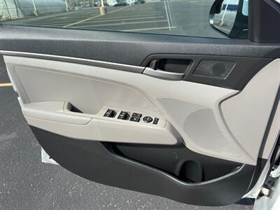 2017 Hyundai ELANTRA SE   - Photo 25 - Indianapolis, IN 46234