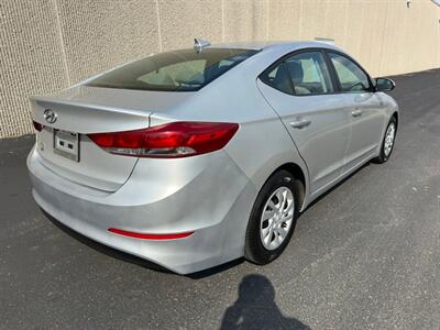 2017 Hyundai ELANTRA SE   - Photo 4 - Indianapolis, IN 46234
