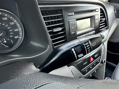 2017 Hyundai ELANTRA SE   - Photo 15 - Indianapolis, IN 46234