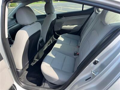 2017 Hyundai ELANTRA SE   - Photo 11 - Indianapolis, IN 46234