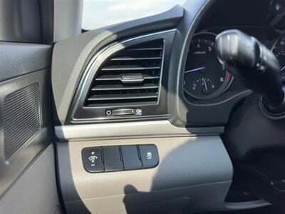 2017 Hyundai ELANTRA SE   - Photo 19 - Indianapolis, IN 46234