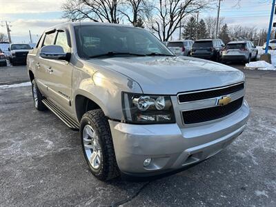 2008 Chevrolet Avalanche LT   - Photo 2 - Indianapolis, IN 46234