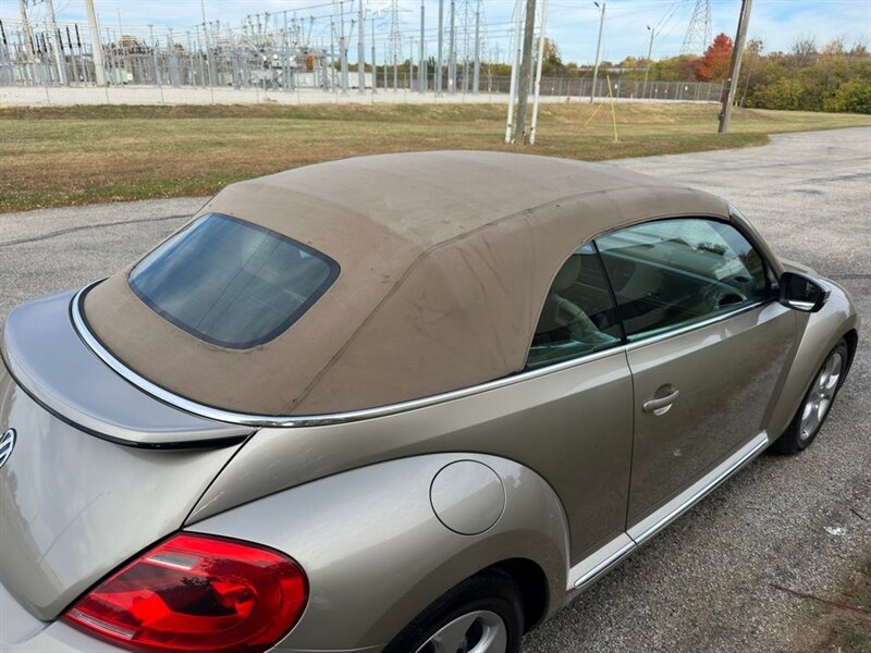 2014 Volkswagen Beetle Convertible 1.8T - Photo 28 - Indianapolis, IN 46234