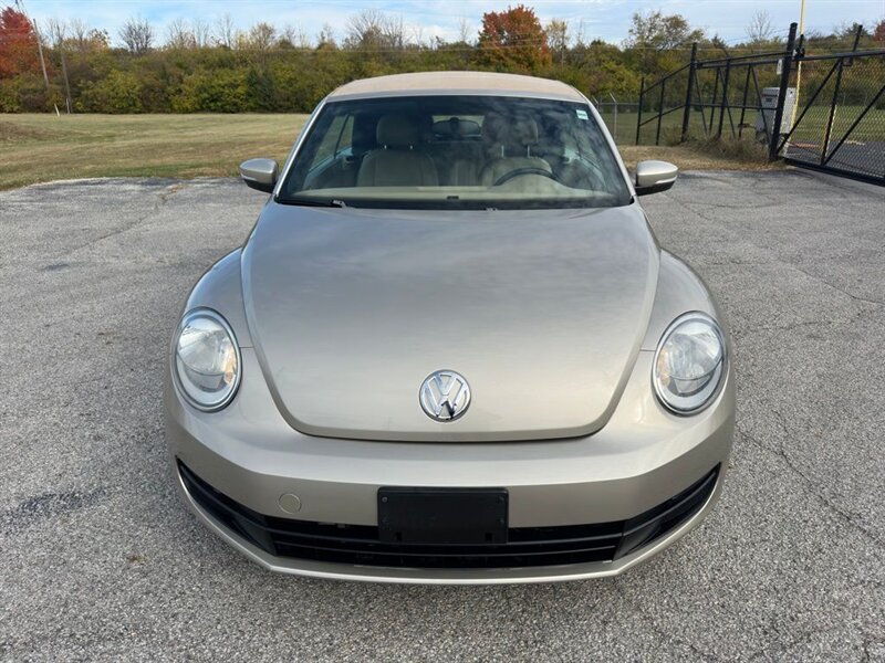 2014 Volkswagen Beetle Convertible 1.8T - Photo 8 - Indianapolis, IN 46234