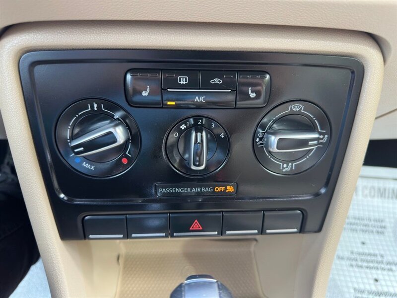 2014 Volkswagen Beetle Convertible 1.8T - Photo 21 - Indianapolis, IN 46234