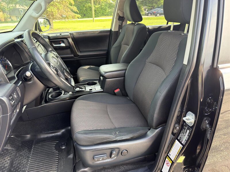 2018 Toyota 4Runner TRD OFF ROAD - Photo 10 - Indianapolis, IN 46234