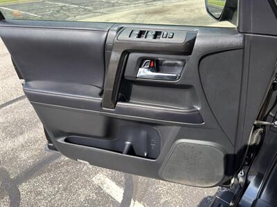 2018 Toyota 4Runner TRD OFF ROAD - Photo 29 - Indianapolis, IN 46234