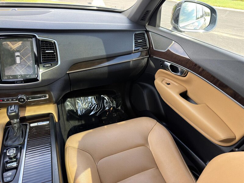 2018 Volvo XC90 T6 Momentum - Photo 9 - Indianapolis, IN 46234