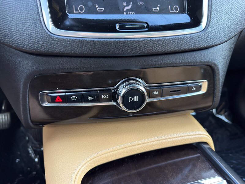 2018 Volvo XC90 T6 Momentum - Photo 32 - Indianapolis, IN 46234