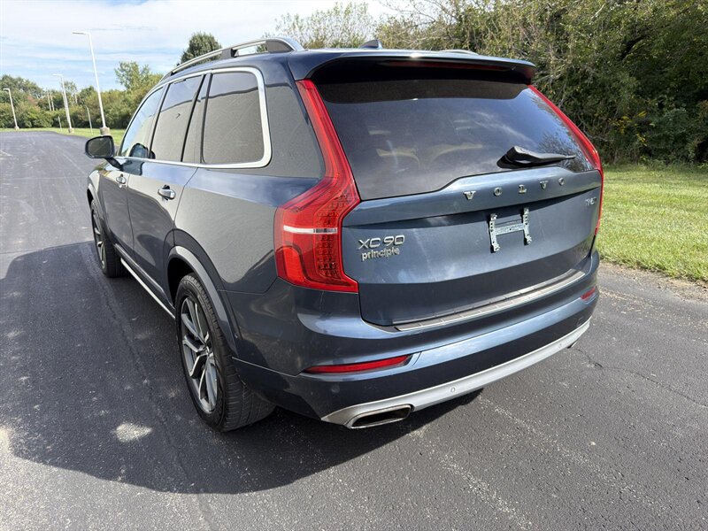 2018 Volvo XC90 T6 Momentum - Photo 6 - Indianapolis, IN 46234