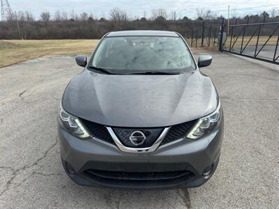 2018 Nissan Rogue Sport S   - Photo 2 - Indianapolis, IN 46234