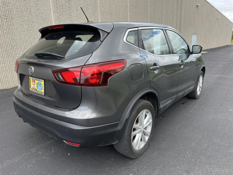 2018 Nissan Rogue Sport S - Photo 4 - Indianapolis, IN 46234