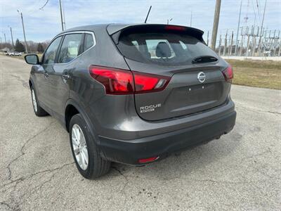 2018 Nissan Rogue Sport S   - Photo 6 - Indianapolis, IN 46234