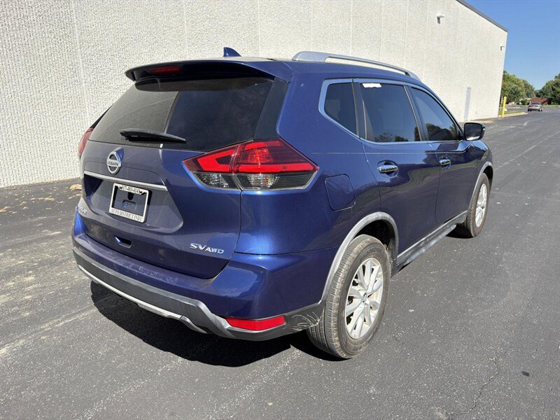 2017 Nissan Rogue SV - Photo 6 - Indianapolis, IN 46234
