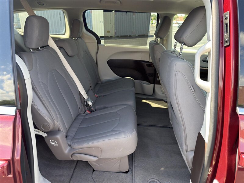 2019 Chrysler Pacifica Touring Plus - Photo 15 - Indianapolis, IN 46234