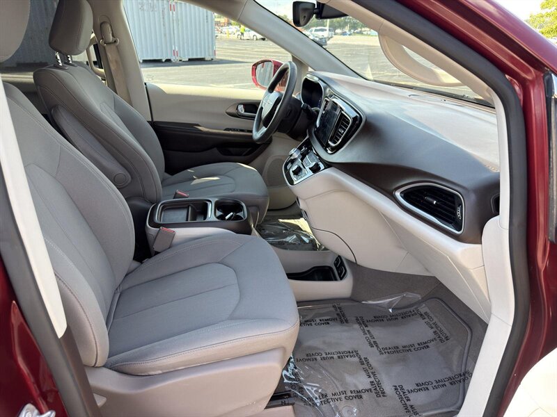 2019 Chrysler Pacifica Touring Plus - Photo 16 - Indianapolis, IN 46234