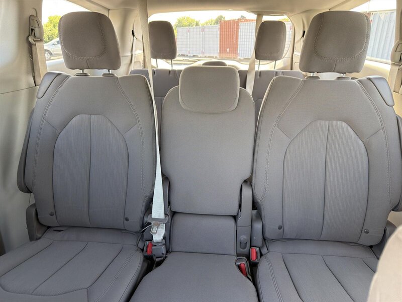2019 Chrysler Pacifica Touring Plus - Photo 12 - Indianapolis, IN 46234