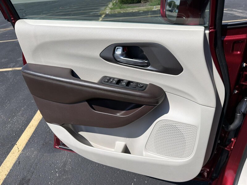 2019 Chrysler Pacifica Touring Plus - Photo 34 - Indianapolis, IN 46234