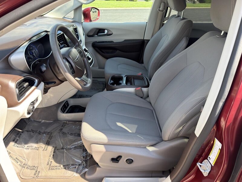 2019 Chrysler Pacifica Touring Plus - Photo 10 - Indianapolis, IN 46234