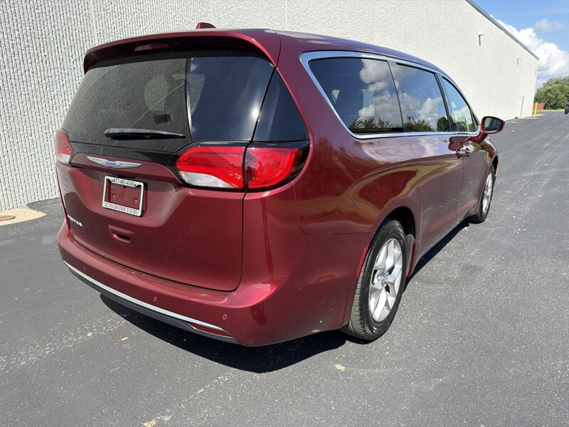 2019 Chrysler Pacifica Touring Plus - Photo 4 - Indianapolis, IN 46234