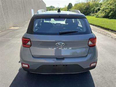 2022 Hyundai VENUE SEL - Photo 5 - Indianapolis, IN 46234