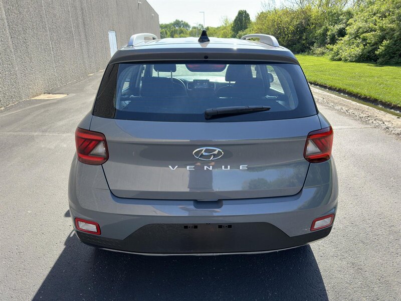 2022 Hyundai VENUE SEL - Photo 5 - Indianapolis, IN 46234