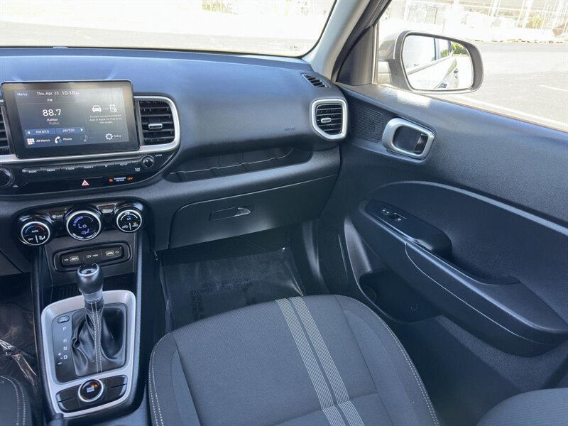 2022 Hyundai VENUE SEL - Photo 9 - Indianapolis, IN 46234