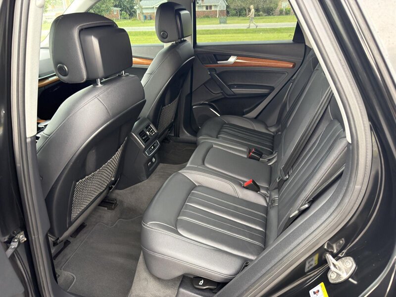 2021 Audi Q5 quattro Premium Plus 45 TFSI - Photo 11 - Indianapolis, IN 46234