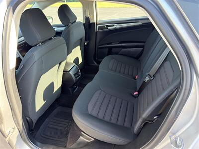 2020 Ford Fusion SE - Photo 11 - Indianapolis, IN 46234