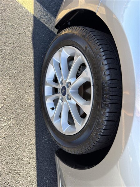 2020 Ford Fusion SE - Photo 38 - Indianapolis, IN 46234