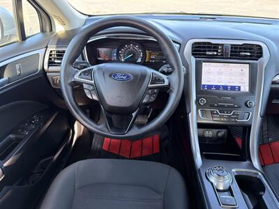 2020 Ford Fusion SE - Photo 8 - Indianapolis, IN 46234