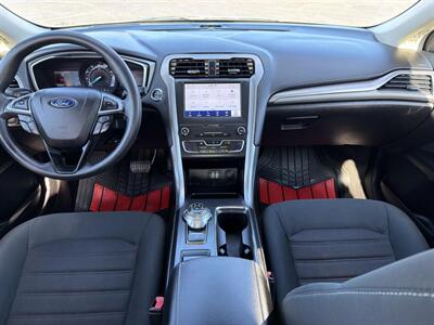 2020 Ford Fusion SE - Photo 7 - Indianapolis, IN 46234