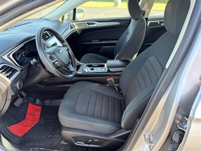 2020 Ford Fusion SE - Photo 10 - Indianapolis, IN 46234