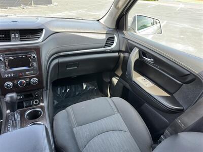 2016 Chevrolet Traverse LT   - Photo 9 - Indianapolis, IN 46234