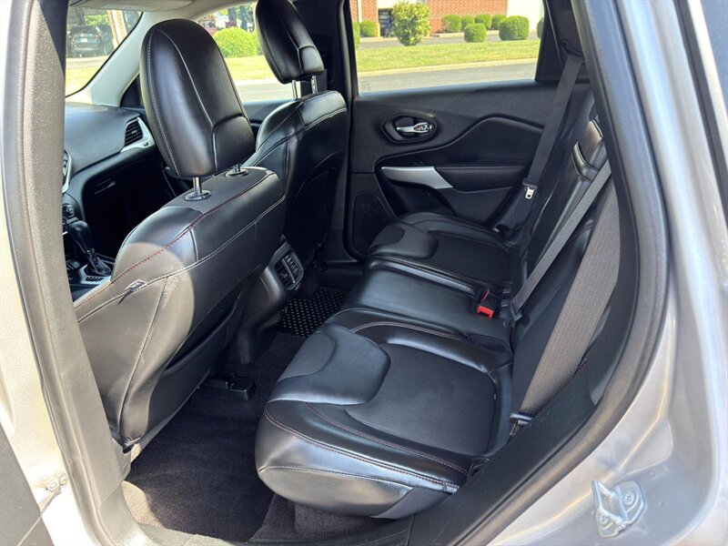 2018 Jeep Cherokee Trailhawk - Photo 11 - Indianapolis, IN 46234