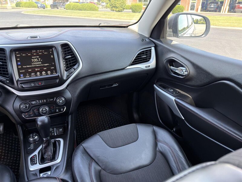 2018 Jeep Cherokee Trailhawk - Photo 9 - Indianapolis, IN 46234