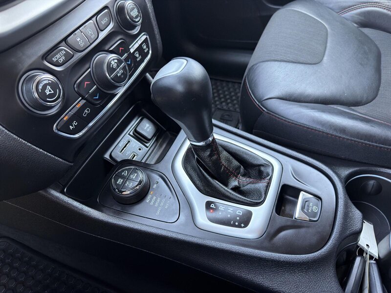 2018 Jeep Cherokee Trailhawk - Photo 33 - Indianapolis, IN 46234