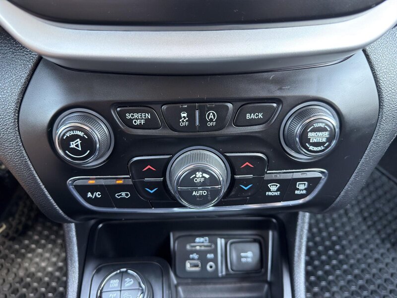 2018 Jeep Cherokee Trailhawk - Photo 32 - Indianapolis, IN 46234