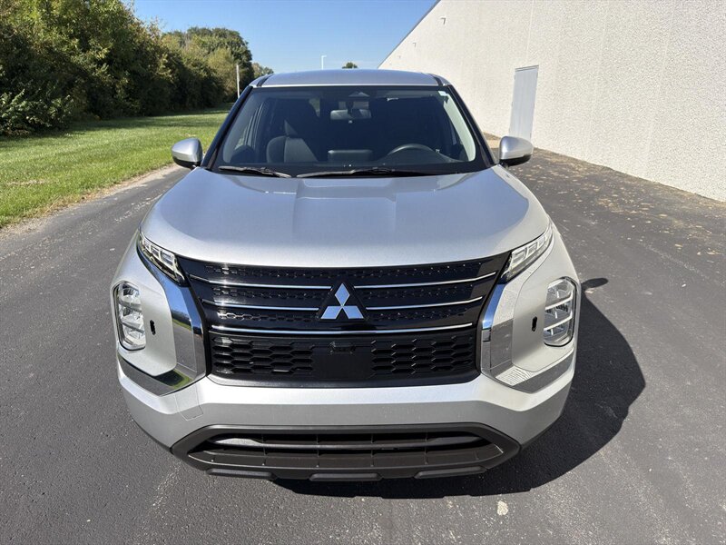 2022 Mitsubishi Outlander ES - Photo 2 - Indianapolis, IN 46234