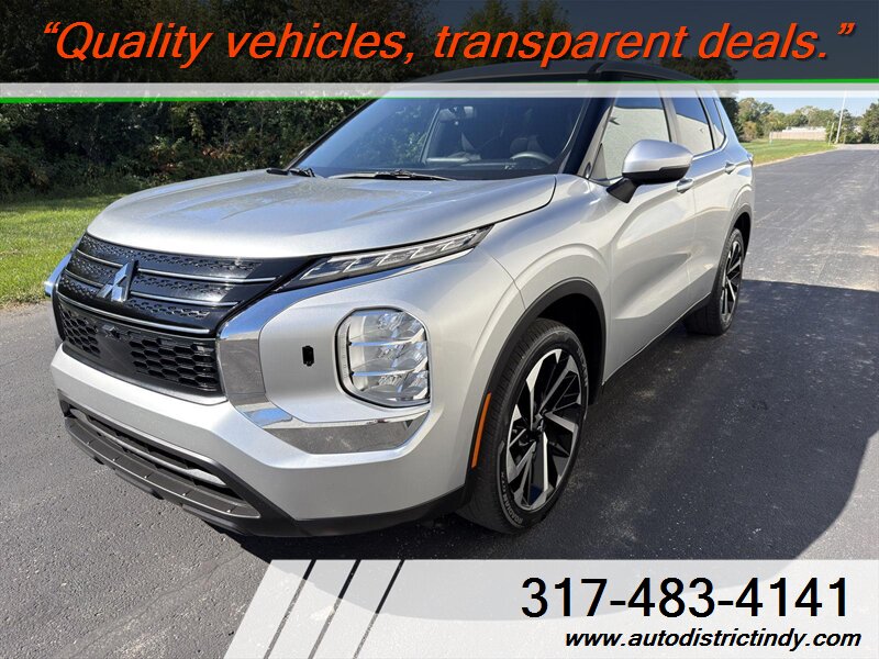 2022 Mitsubishi Outlander ES   - Photo 1 - Indianapolis, IN 46234