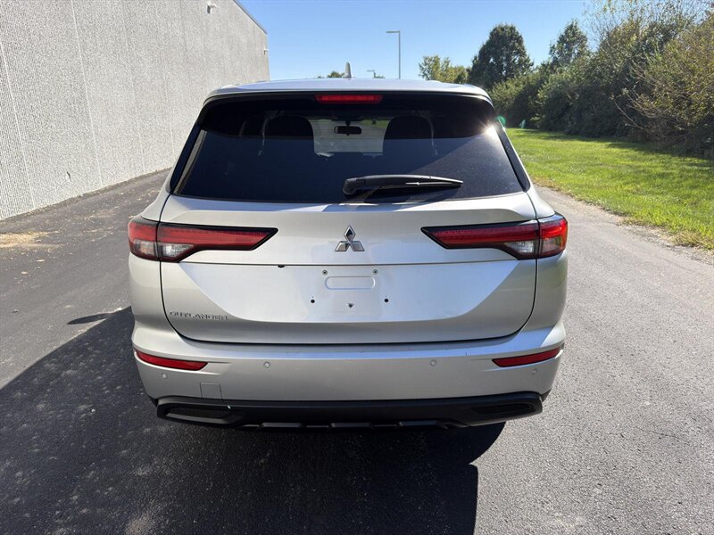 2022 Mitsubishi Outlander ES - Photo 5 - Indianapolis, IN 46234