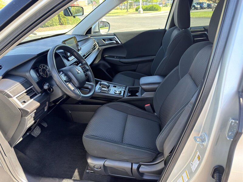 2022 Mitsubishi Outlander ES - Photo 10 - Indianapolis, IN 46234