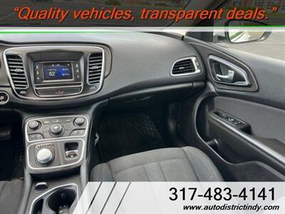 2016 Chrysler 200 Limited - Photo 9 - Indianapolis, IN 46234