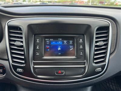 2016 Chrysler 200 Limited   - Photo 29 - Indianapolis, IN 46234