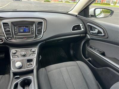 2016 Chrysler 200 Limited   - Photo 9 - Indianapolis, IN 46234