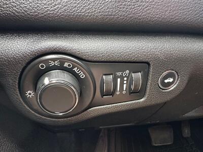 2016 Chrysler 200 Limited   - Photo 22 - Indianapolis, IN 46234