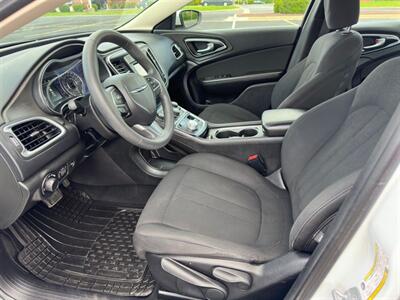 2016 Chrysler 200 Limited   - Photo 10 - Indianapolis, IN 46234