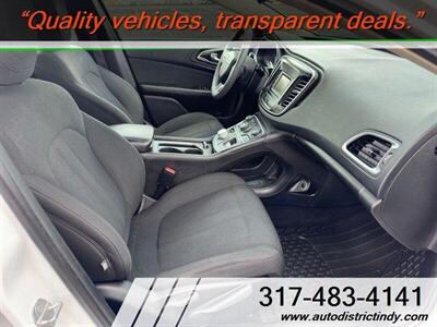 2016 Chrysler 200 Limited - Photo 14 - Indianapolis, IN 46234